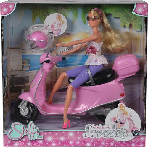 Steffi Love - Chic City met Roze Scooter