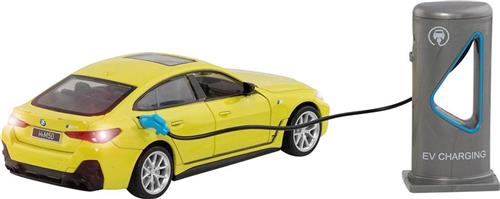 Goki BMW i4 M50 And Audi RS E-Tron GT, 1:34-36.