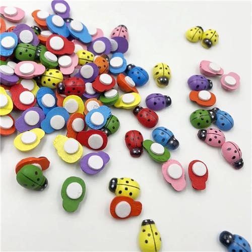 CHPN - Houten lieveheersbeestjes - Lieveheers beestjes - Cadeau - DIY - Decoratie - 50 stuks - multicolour - Leuke decoratie - 7MM