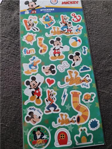Ca 50 stickers Mickey en vrienden- 2 vellen