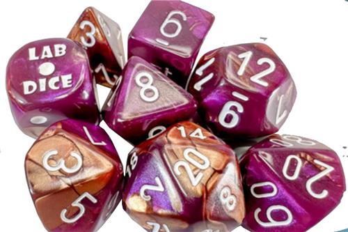 Chessex dobbelstenen set polyhedraal koper-paars wit 7+1 bonus.