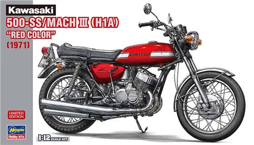 Hasegawa Modelbouwpakket Auto - 21775 Kawasaki 500-SS/MACH III H1A 1971 - Rode Kleur - Japanse Motorfiets Plastic - 1:12 - Modelbouw