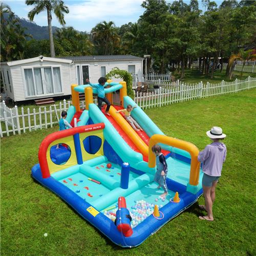 Opblaasbaar kasteel voor kinderen - buitenwaterpark met blower - glijbaan - klimwand - waterpistool - fontein - bokszuil