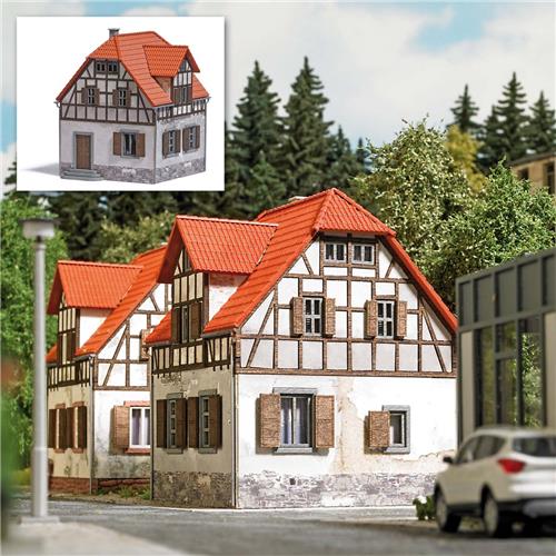 Busch - Verwittertes Wohnhaus H0 (5/22) *bu1907 - modelbouwsets, hobbybouwspeelgoed voor kinderen, modelverf en accessoires