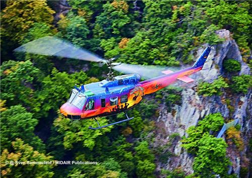 1:32 Revell 03867 Bell UH-1D Goodbye Huey - Limited Edition! Plastic Modelbouwpakket