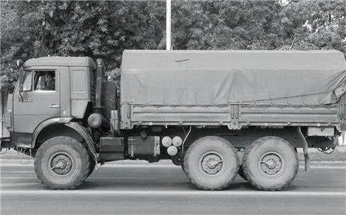 1:35 Zvezda 3697 Kamaz K-5350 MUSTANG Russian Three Axle Truck Plastic Modelbouwpakket