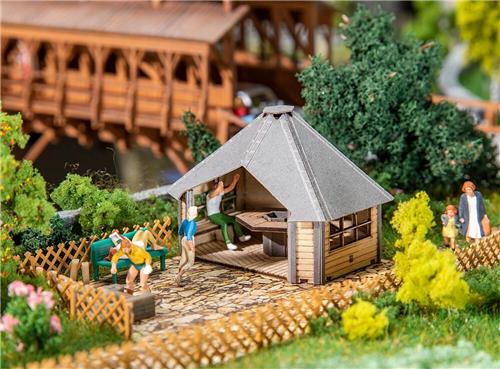 Faller - 1:87 Hut Met Barbecue (3/22) *fa180311 - modelbouwsets, hobbybouwspeelgoed voor kinderen, modelverf en accessoires