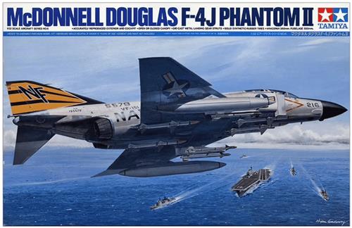 1:32 Tamiya 60306 McDonnell Douglas F-4J Phantom II Plane Plastic Modelbouwpakket