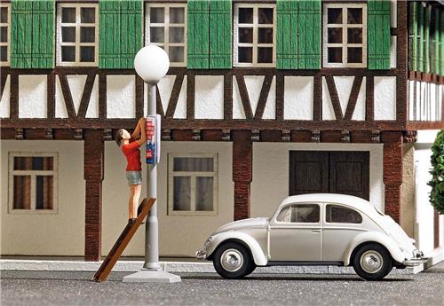 Busch - A-set: Plakataufhangerin H0 (2/21) * - BU7908 - modelbouwsets, hobbybouwspeelgoed voor kinderen, modelverf en accessoires