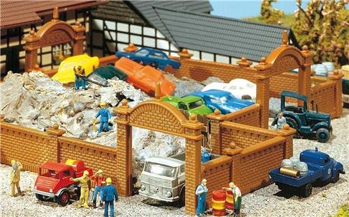 Faller - Fabrieksmuur, 684 mm