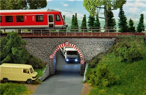 Faller - Stenen boogbrug - modelbouwsets, hobbybouwspeelgoed voor kinderen, modelverf en accessoires