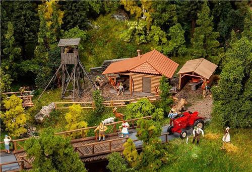 Faller - Hunter hut with raised hide - FA130637 - modelbouwsets, hobbybouwspeelgoed voor kinderen, modelverf en accessoires