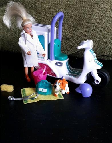 Goliath dieren hospital Scooter - VINTAGE Animal Hospital Scooter Rescue