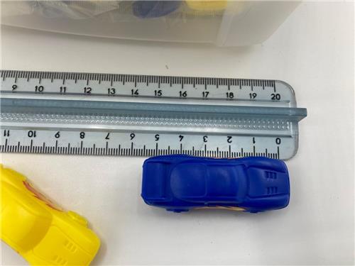 50 Mini auto's in bakje, blauw geel