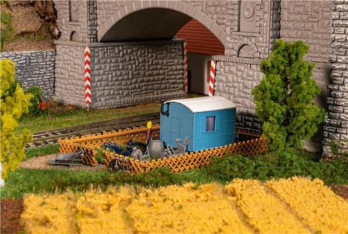 Faller - 1/87 Jubileummodel Volkstuin Met Figuren 75 Jr. Fal (3/22) *fa190090 - modelbouwsets, hobbybouwspeelgoed voor kinderen, modelverf en accessoires