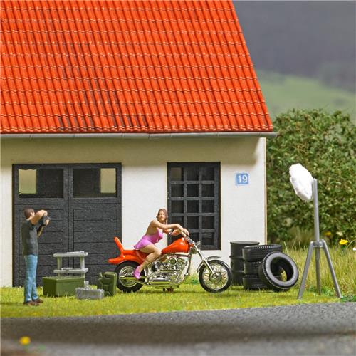 Busch - 1/87 A-SET: BIKER MODEL H0 (2/24) * - modelbouwsets, hobbybouwspeelgoed voor kinderen, modelverf en accessoires